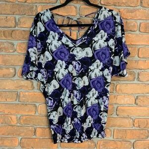 Maurices Floral Blouse Womens Size Medium Purple Tie Back V‎ Neck Short Sleeve